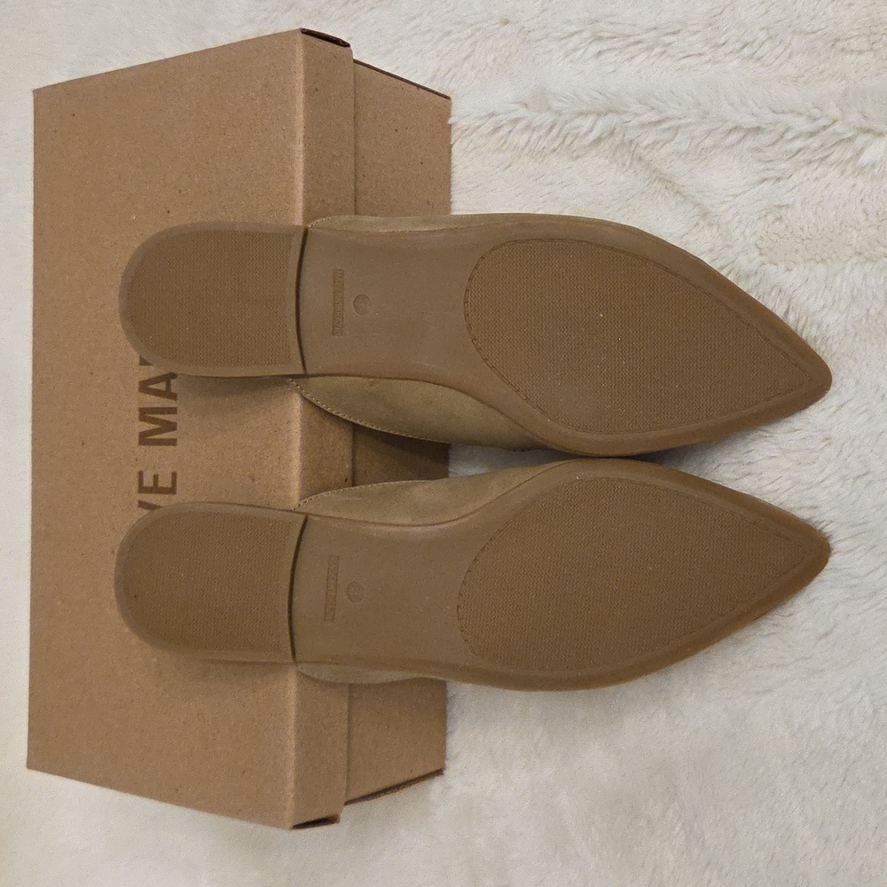 Brand New Steve Madden Vivo Tan Pointed Mules with Gold Chain In Size 6.5 - Picture 3 of 10